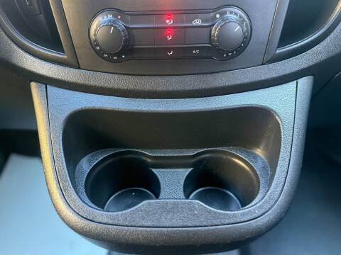 2016 Mercedes-Benz Metris