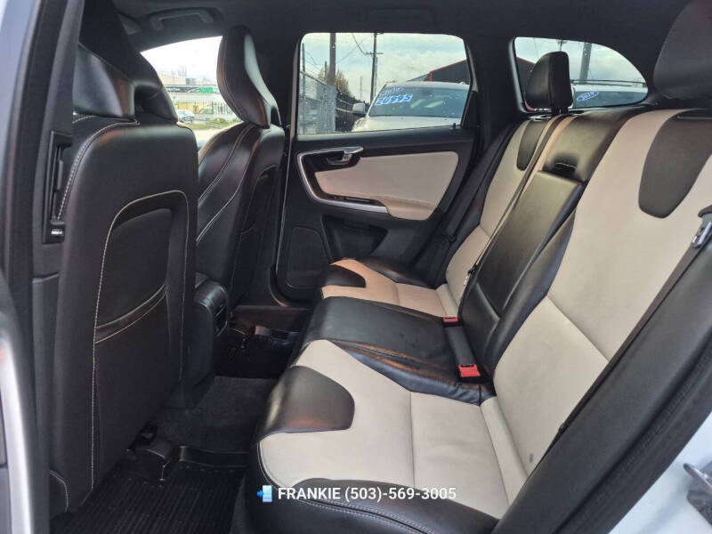 2016 Volvo XC60 T5 Platinum