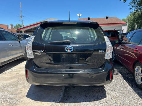 2012 Toyota Prius v Five