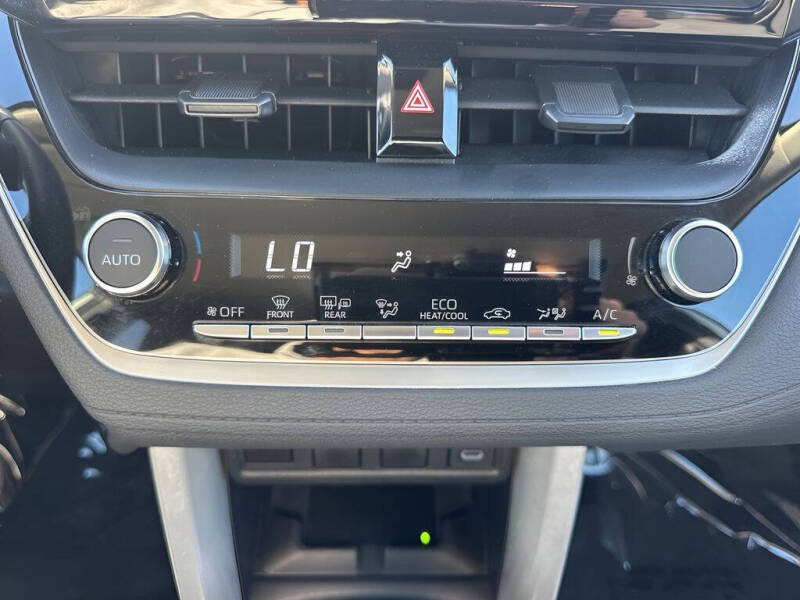 2025 Toyota Corolla Cross LE