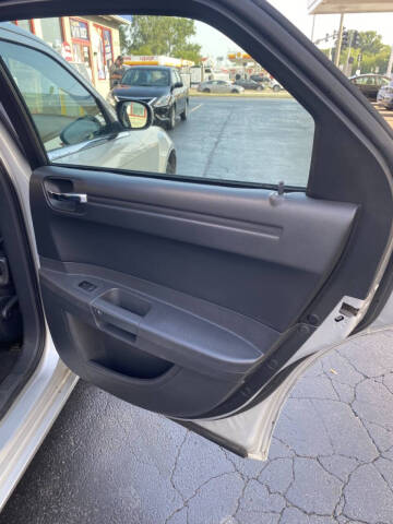 2008 Chrysler 300 LX
