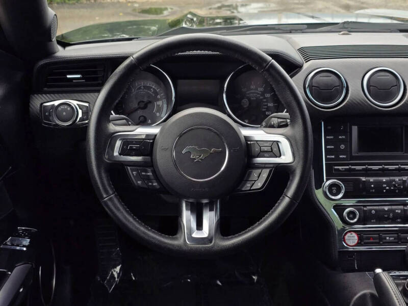 2017 Ford Mustang V6