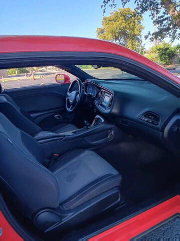 2016 Dodge Challenger SXT