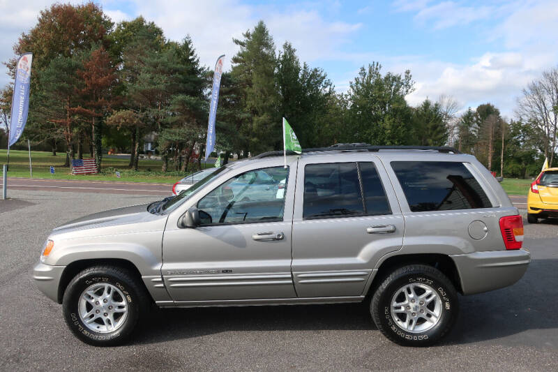 2000 Jeep Grand Cherokee for sale at GEG Automotive in Gilbertsville PA