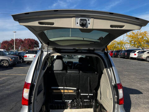 2012 Chrysler Town and Country Touring-L
