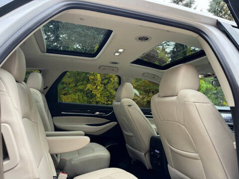 2022 Buick Enclave Essence