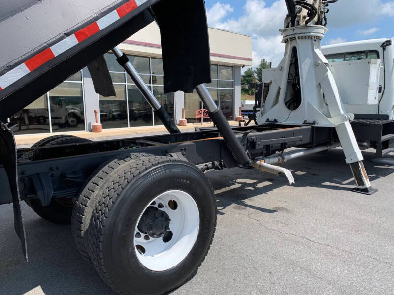 2015 Freightliner M2 106