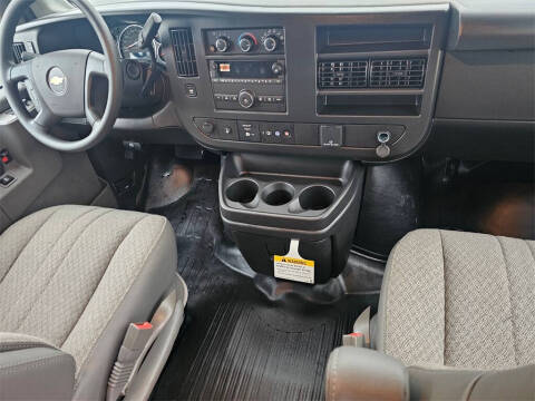 2025 Chevrolet Express 3500