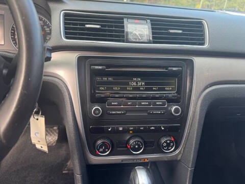 2014 Volkswagen Passat 1.8T S PZEV