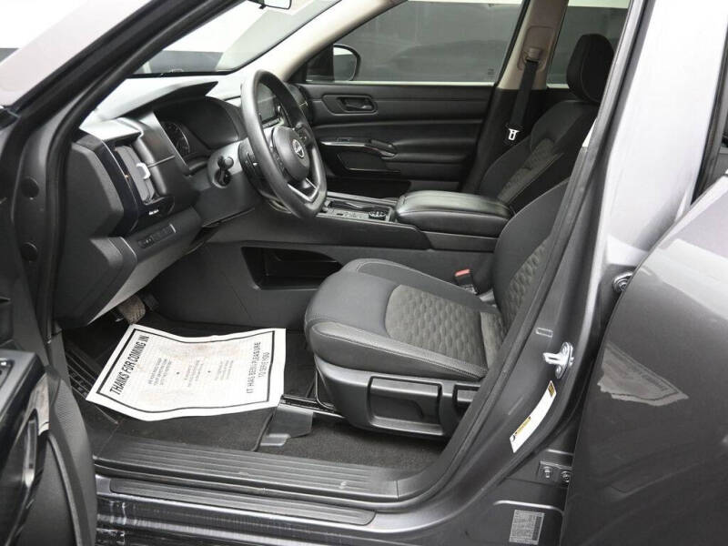 2023 Nissan Pathfinder S