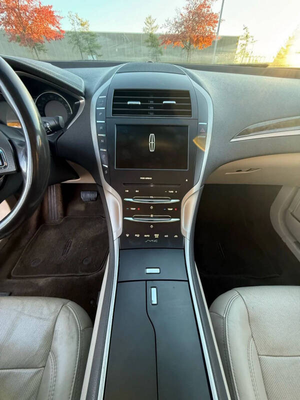 2016 Lincoln MKZ