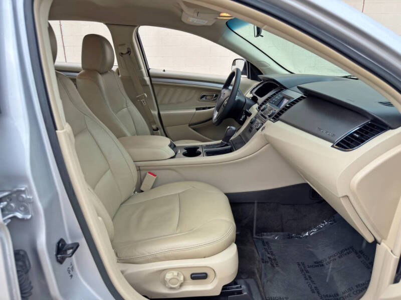 2015 Ford Taurus