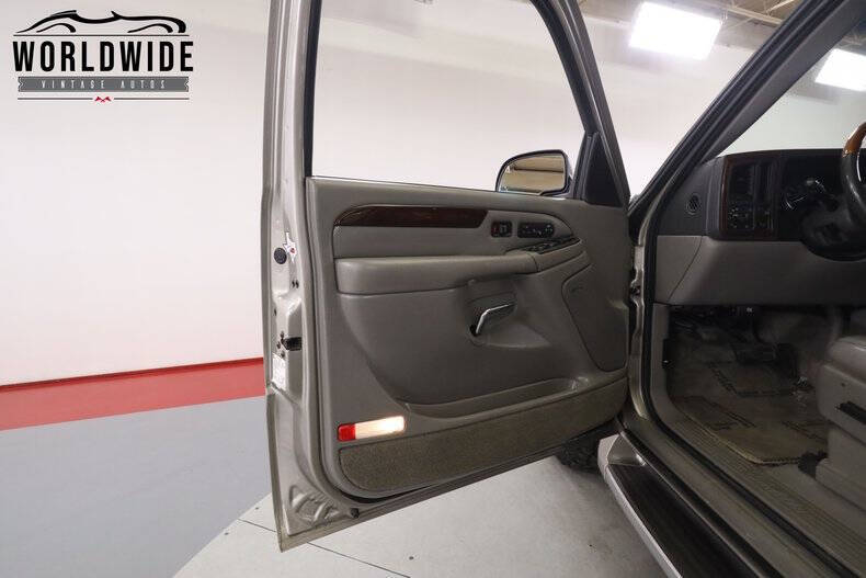 2003 Cadillac Escalade