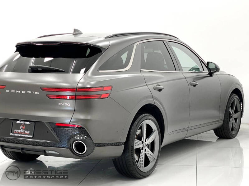 2023 Genesis GV70 2.5T Standard