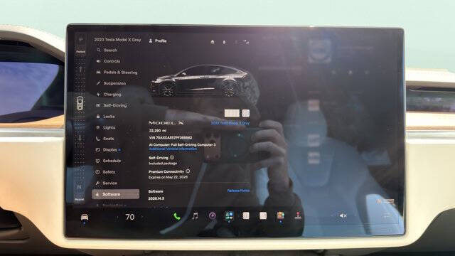 2023 Tesla Model X Standard Range