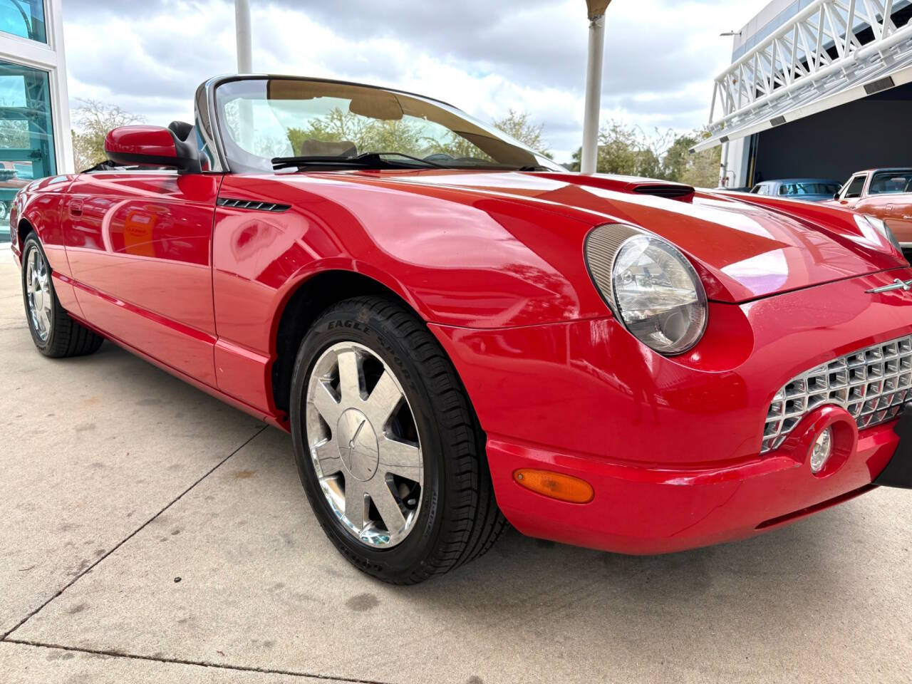 2002 Ford Thunderbird 19