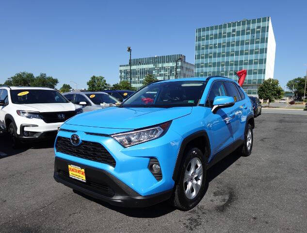 2021 Toyota RAV4 XLE's photo
