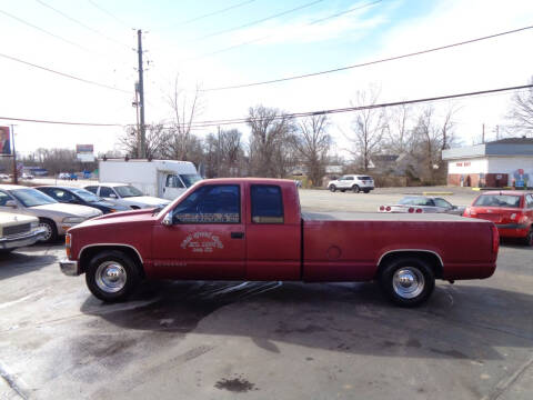 1990 Chevrolet C/K 1500 Series for sale at Bickel Bros Auto Sales, Inc in West Point KY
