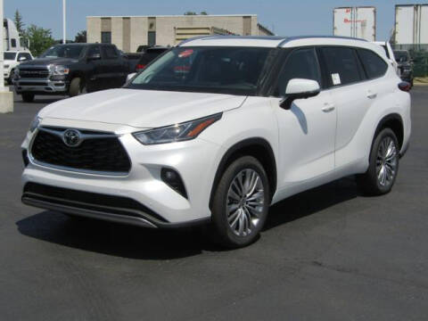 2023 Toyota Highlander for sale at Brunswick Auto Mart in Brunswick OH