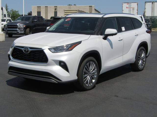 2023 Toyota Highlander for sale at Brunswick Auto Mart in Brunswick OH
