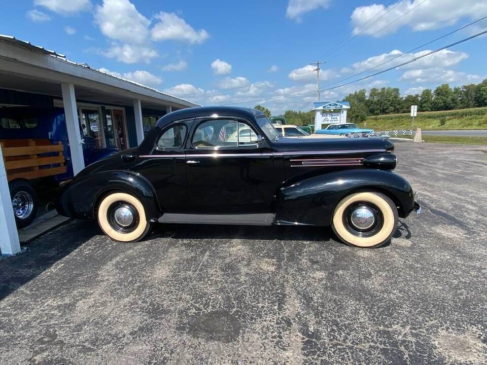 1937 Oldsmobile Coupe 8