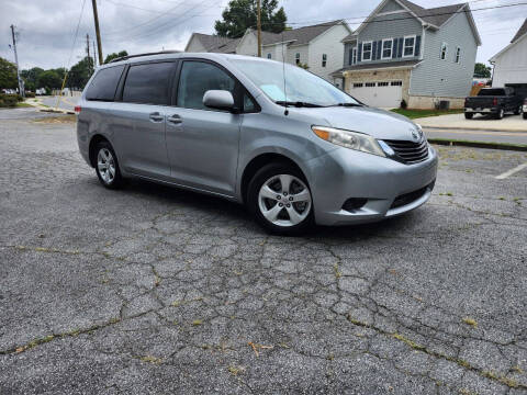 2011 Toyota Sienna LE 8-Passenger