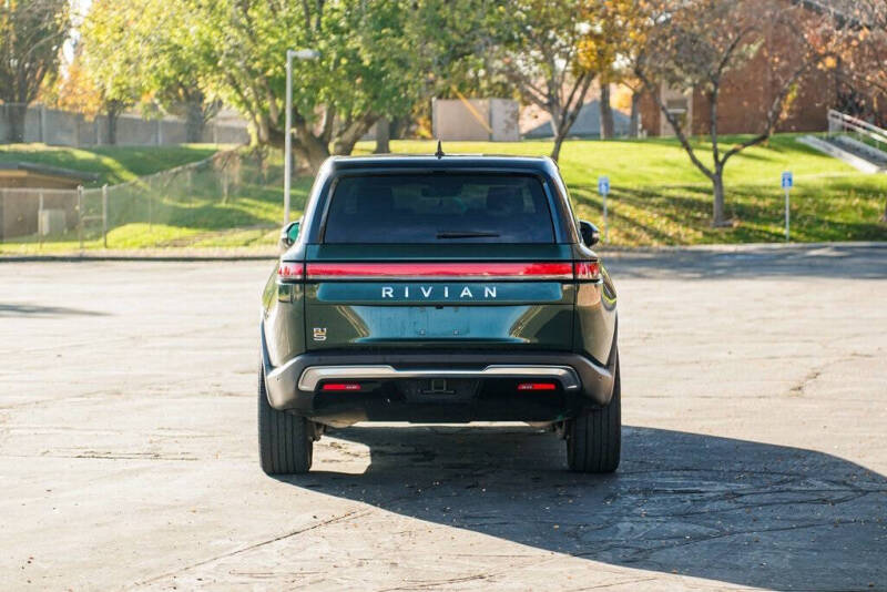 2023 Rivian R1S Adventure