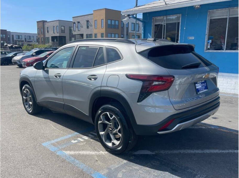 2024 Chevrolet Trax LT