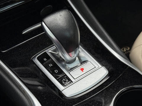 2018 Infiniti QX30 Luxe