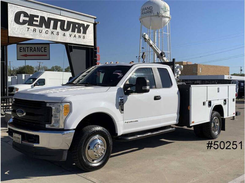 2017 Ford F-350 Super Duty for sale at CENTURY TRUCKS & VANS in Grand Prairie TX