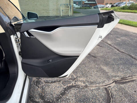 2015 Tesla Model S