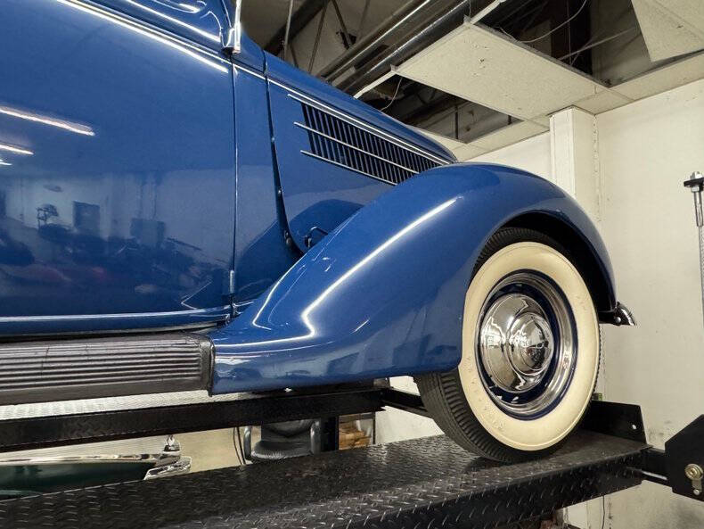 1936 Ford Deluxe