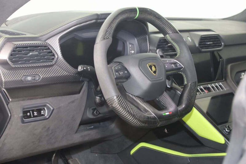 2022 Lamborghini Urus