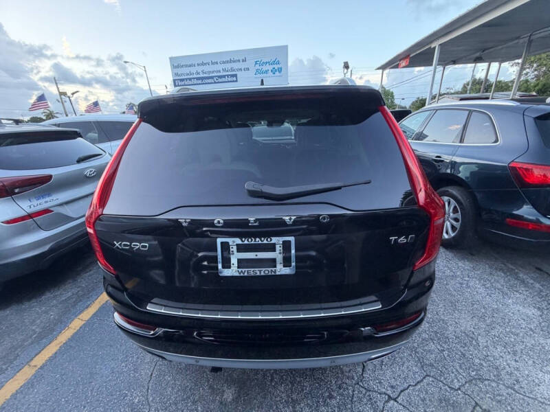 2017 Volvo XC90 T6 Momentum