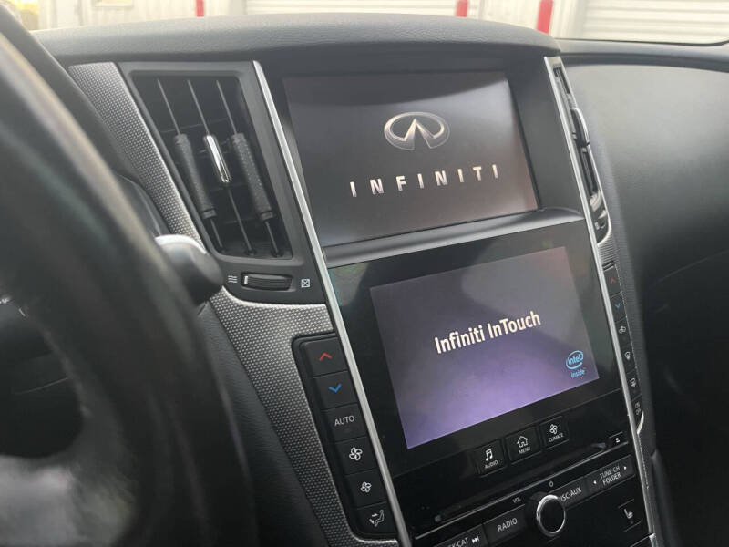 2015 Infiniti Q50 Premium