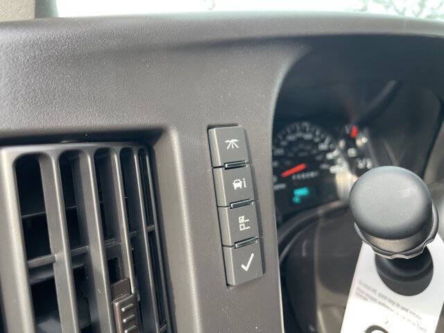 2025 Chevrolet Express 3500