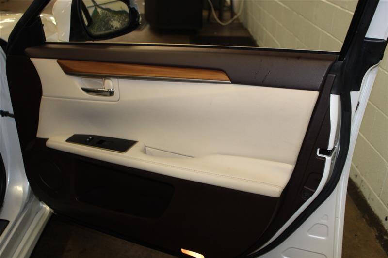 2016 Lexus ES 300h