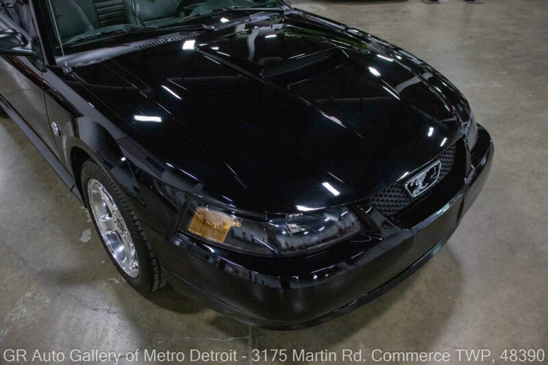 2004 Ford Mustang GT Deluxe
