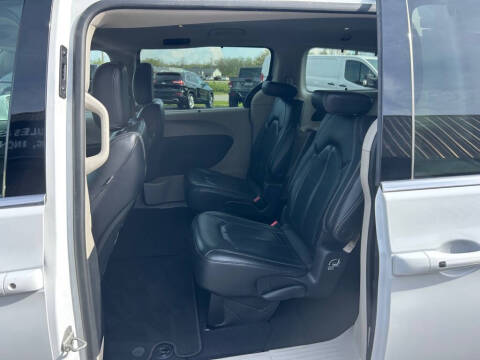 2022 Chrysler Pacifica Touring L