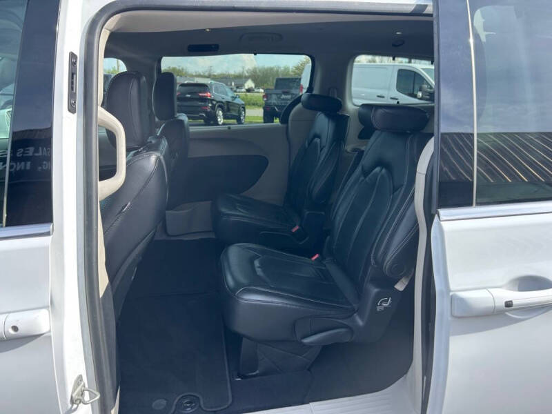 2022 Chrysler Pacifica Touring L