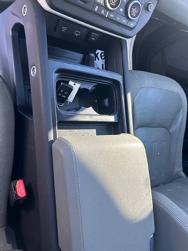 2020 Land Rover Defender 110 SE