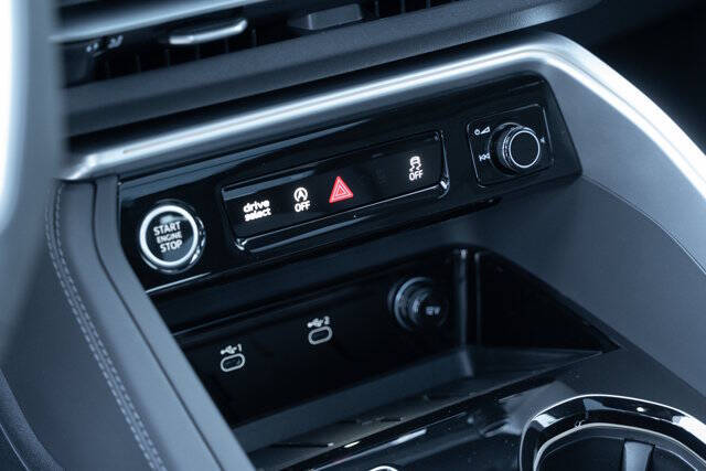 2025 Audi Q5 quattro Prestige TFSI