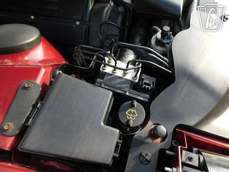 2004 Ford Thunderbird Deluxe