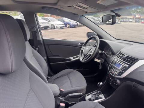 2013 Hyundai Accent SE