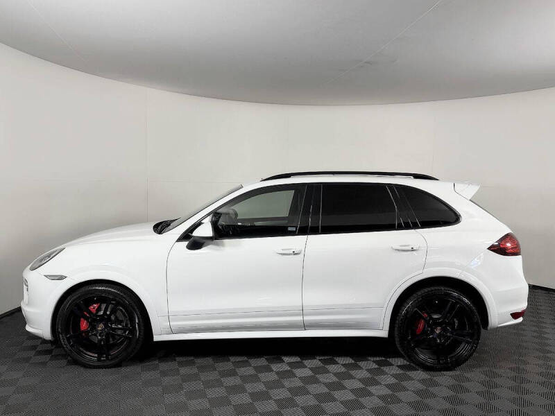 2013 Porsche Cayenne GTS