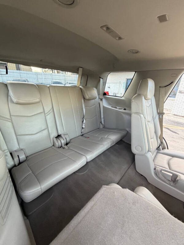 2017 Cadillac Escalade Luxury
