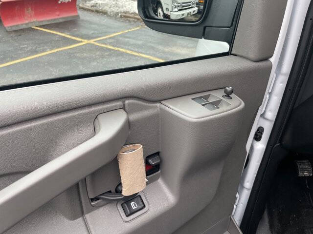 2025 Chevrolet Express 3500