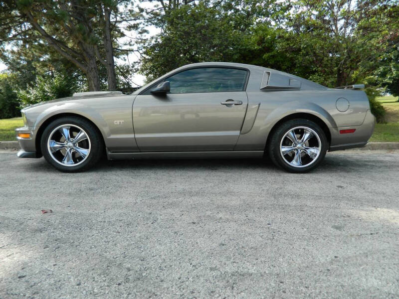 2005 Ford Mustang GT Premium