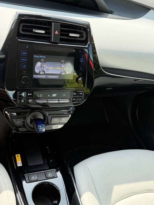 2019 Toyota Prius XLE AWD-e