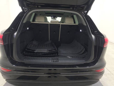 2025 Audi Q6 e-tron quattro Premium Plus